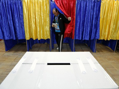 Δεύτερος γύρος προεδρικών εκλογών την Κυριακή στη Ρουμανία Δεύτερος γύρος προεδρικών εκλογών την Κυριακή στη Ρουμανία