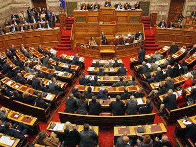 Υπερψηφίστηκαν τα άρθρα για τα κουπόνια των κομμάτων