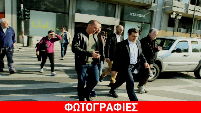 Για καφέ στο Παγκράτι Τσίπρας και Βαρουφάκης