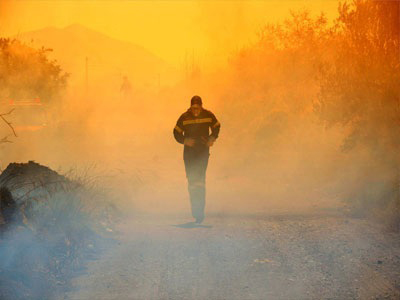 Φθιώτιδα: Συναγερμός για μεγάλη πυρκαγιά στα Στύρφακα
