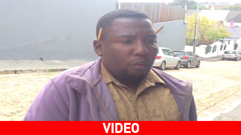 Ο άνθρωπος που μιλάει με 11 είδη ζώων