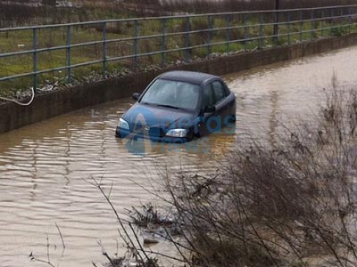Προβλήματα από την κακοκαιρία στο Αγρίνιο Προβλήματα από την κακοκαιρία στο Αγρίνιο