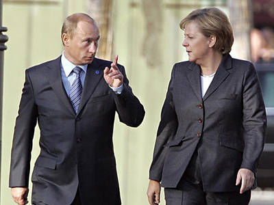 Συνάντηση Μέρκελ – Πούτιν με φόντο την κρίση στην Ουκρανία