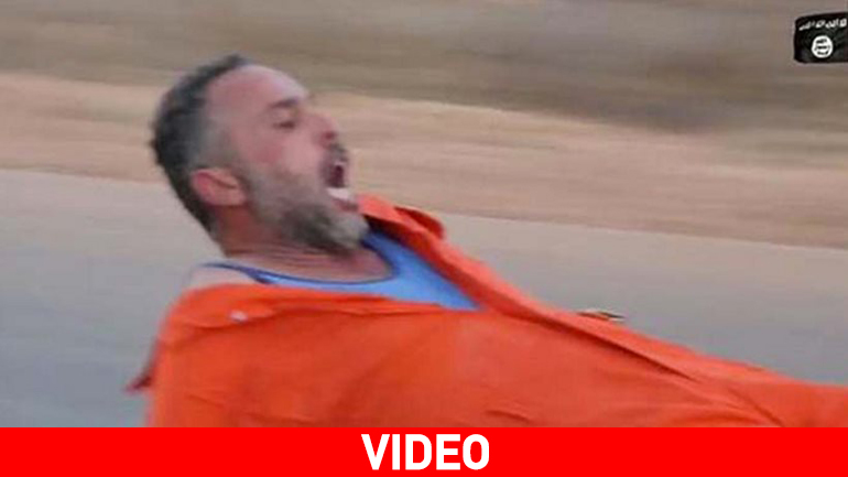 Τζιχαντιστές σέρνουν αιχμάλωτο μέχρι να πεθάνει