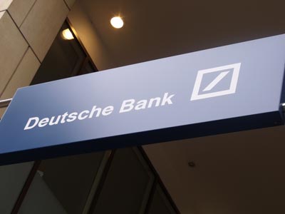 Πλαφόν στα μπόνους αποφάσισε η Deutsche Bank