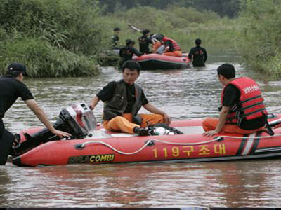 Τουλάχιστον 17 οι νεκροί στο Βιετνάμ μετά το πέρασμα τυφώνα Τουλάχιστον 17 οι νεκροί στο Βιετνάμ μετά το πέρασμα τυφώνα