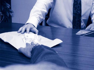 Στη φάκα του ΣΔΟΕ γιατροί που εξέδιδαν πιστοποιητικά σε σχολεία Στη φάκα του ΣΔΟΕ γιατροί που εξέδιδαν πιστοποιητικά σε σχολεία