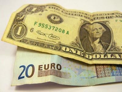 Η ισοτιμία ευρώ/δολαρίου διαμορφώθηκε στο 1,3337