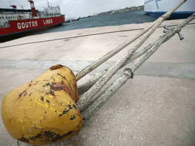 Χιλιάδες οι ακυρώσεις εισιτηρίων για τις Κυκλάδες