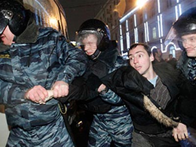 Ρωσία: Εκατοντάδες συλλήψεις διαδηλωτών