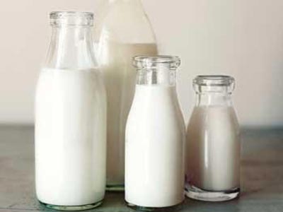 Ένα βήμα πιο κοντά για υποχρεωτικά συμβόλαια στο γάλα