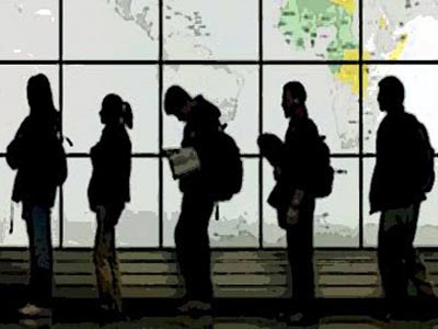 Έτοιμοι να μεταναστεύσουν 7 στους 10 νέους