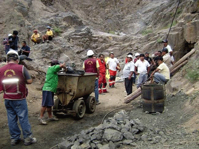 Περού: Απεγκλωβίστηκαν 9 παγιδευμένοι μεταλλωρύχοι