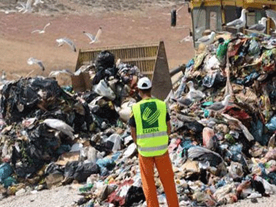 Απεργούν από σήμερα οι εργαζόμενοι στους ΧΥΤΑ