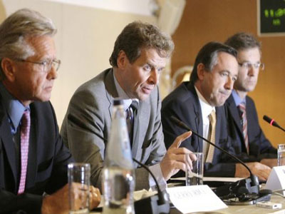 Καταφθάνει η τρόικα για προκαταρκτικό έλεγχο Καταφθάνει η τρόικα για προκαταρκτικό έλεγχο