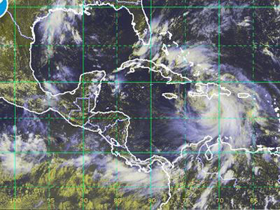 Σε τυφώνα μετατράπηκε η τροπική καταιγίδα «Ισαάκ»