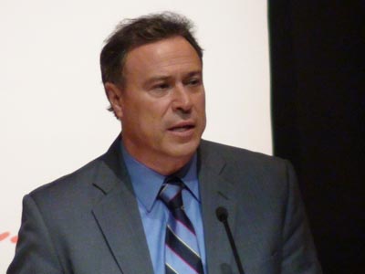 «Ναι» στη δημιουργία κέντρων μεταναστών