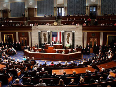 «Δεν θα κλείσει η κυβέρνηση»