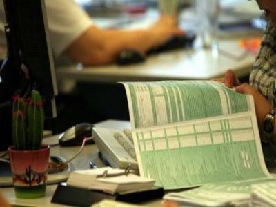 Θυροκόλληση φορολογικών εγγράφων μόνο μέσα σε σφραγισμένο φάκελο