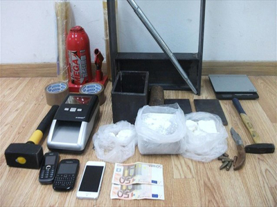 Δραπέτης είχε μετατρέψει το σπίτι του σε εργαστήριο ναρκωτικών