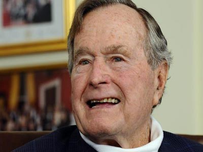 Πήρε εξιτήριο από το νοσοκομείο ο Τζορτζ Μπους ο πρεσβύτερος