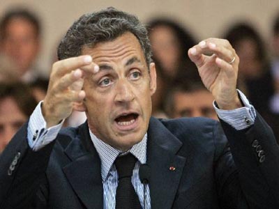 «Ο Ολάντ λέει ψέματα πρωί και βράδυ»