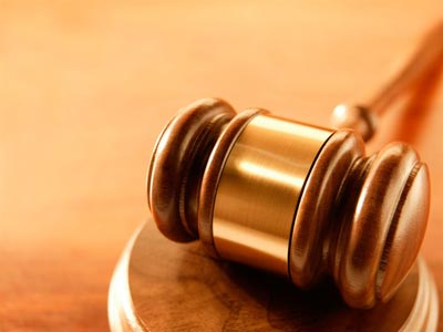 Καταργήθηκε το παράβολο για μήνυση από θύματα ενδοοικογενειακής βίας