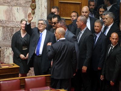 Κατατέθηκε η ρύθμιση για αναστολή χρηματοδότησης της Χρυσής Αυγής