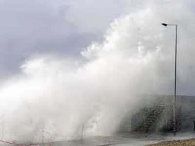 Δεμένα πλοία στα λιμάνια λόγω καιρού