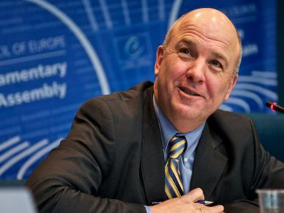 «Χαιρετίζω τη δράση της Ελλάδας κατά της Χρυσής Αυγής»