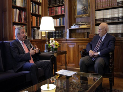 Συνάντηση Μανιάτη-Παπούλια