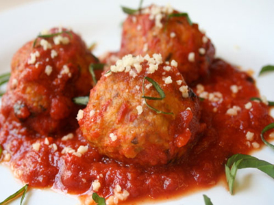 Κεφτεδάκια με σάλτσα ντομάτας