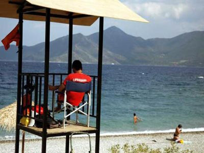 Εποχικές συμβάσεις για ναυαγοσώστες και πυρασφάλεια