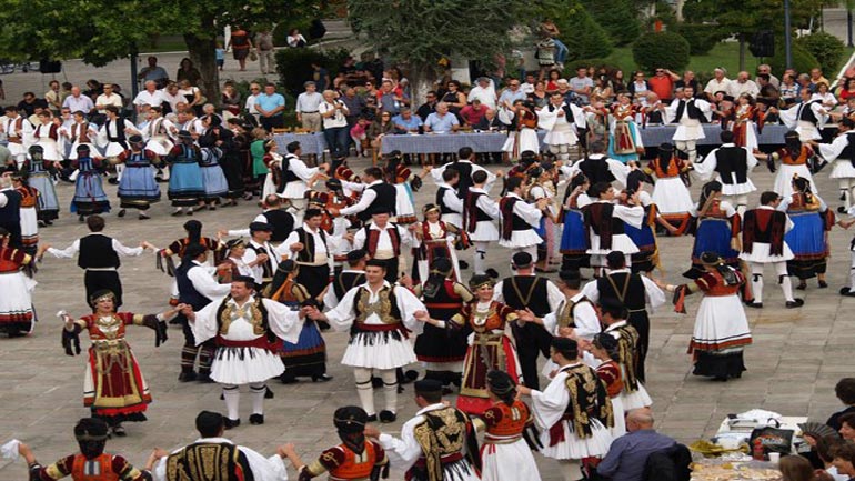 Πάσχα στη Θεσσαλία και στα Τρίκαλα- Oι παραδόσεις καλά κρατούν