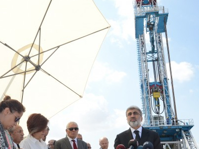 Η Τουρκία κατασκεύασε μεγάλη μονάδα γεώτρησης  πετρελαίου και αερίου ανοικτής θαλάσσης