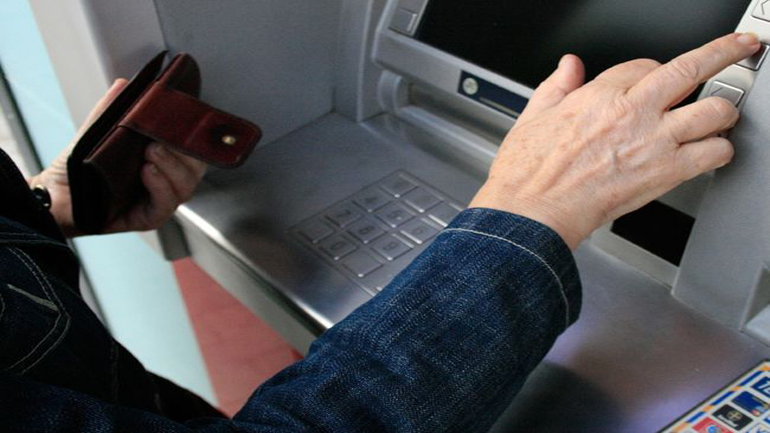 Άδειασαν 2.191 ΑΤΜ από  τα 5.449 που υπάρχουν στην Ελλάδα