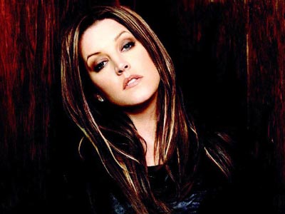 Λίζα-Μαρί Πρίσλεϊ: Δυναμική μουσική επιστροφή!