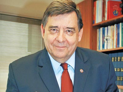 Επίσκεψη Καρατζαφέρη στο υπουργείο Άμυνας