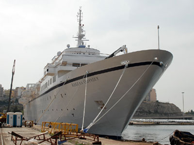 Κρουαζιερόπλοια καταπλέουν στη Σάμο