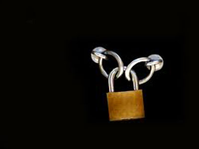 Συρρικνώνεται επικίνδυνα η αγορά του Πύργου