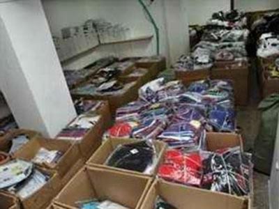 Προϊόντα «μαϊμού» εντοπίστηκαν σε αποθήκη στο Μοσχάτο