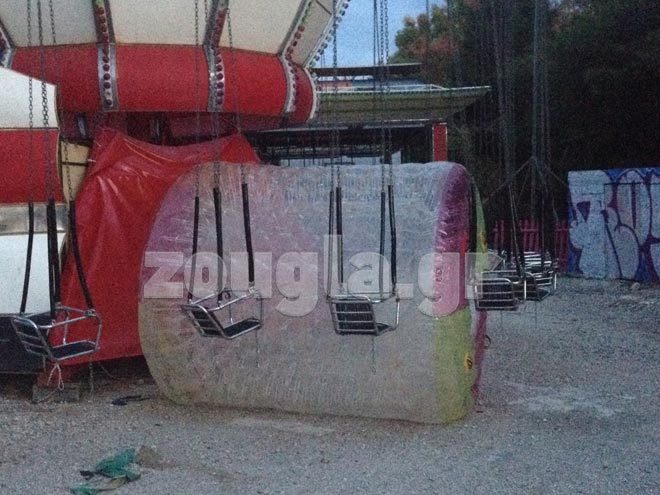 Η φουσκωτή μπάλα η οποία βρισκόταν μέσα στην πισίνα