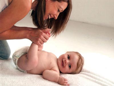 Βρεφικό μασάζ: Ενώνει το παιδί με τον γονιό!