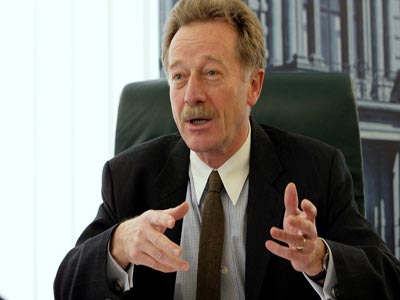 «Η κρίση χρέους και οι τιμές εμπορευμάτων απειλή στο οικονομικό outlook»