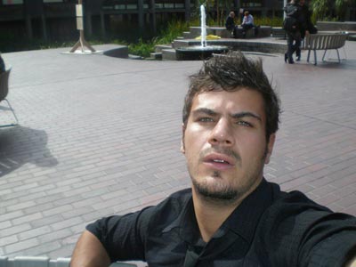 Πώς είναι η ιδανική γυναίκα για τον Άκη Πετρετζίκη