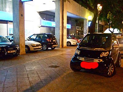 Τέλος στα πεζοδρόμια «πάρκινγκ» για τα νυχτερινά καταστήματα