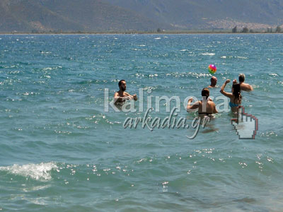 Καθαρά τα νερά σε 26 παραλίες της Αρκαδίας