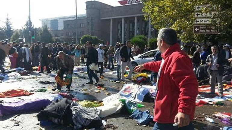 Στους 102 οι νεκροί από το μακελειό στην Άγκυρα Στους 102 οι νεκροί από το μακελειό στην Άγκυρα