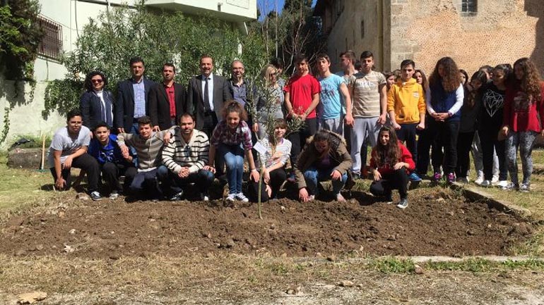 Ρόδος: Οι μαθητές του Καζουλείου «υιοθέτησαν» επισήμως πάρκο της πόλης