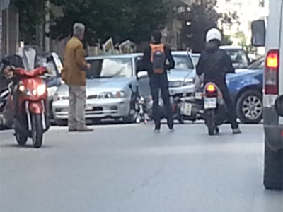 Τροχαίο με τραυματισμό νεαρού μοτοσικλετιστή στο κέντρο των Ιωαννίνων